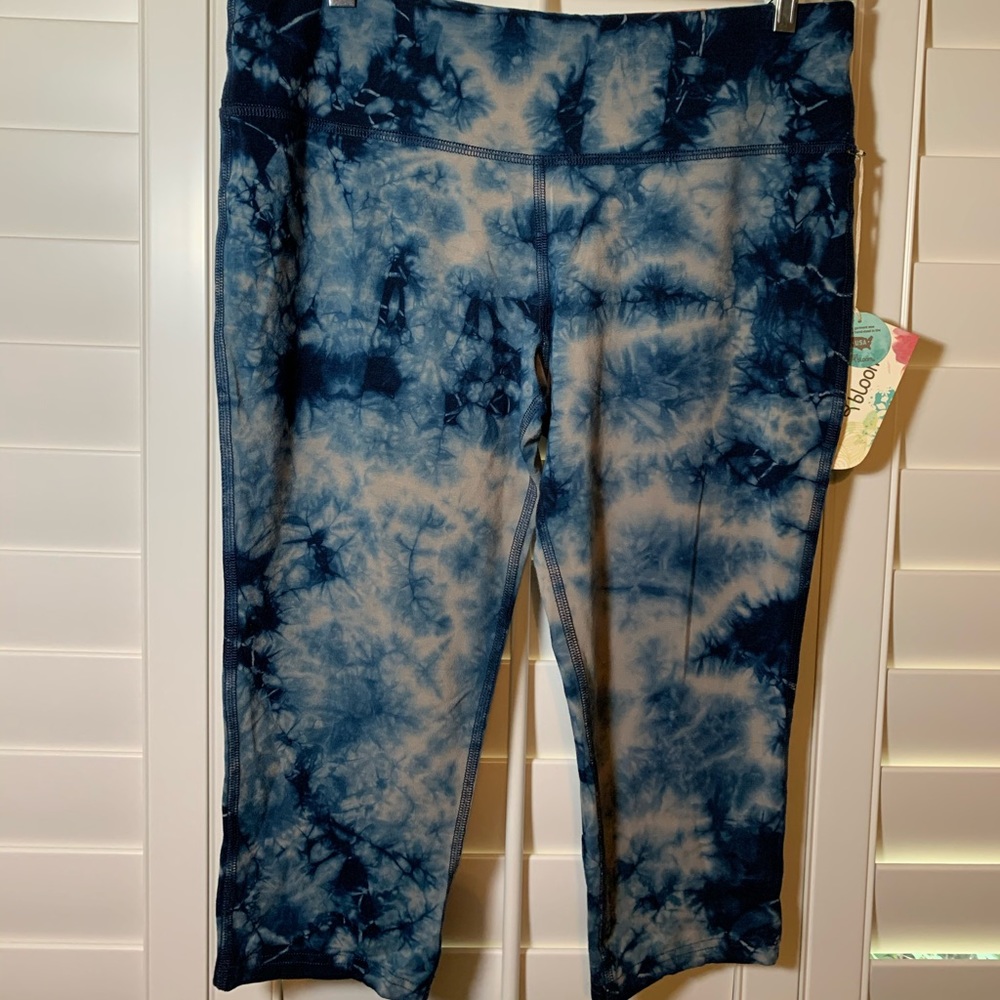 NWT Bloom Yoga Capri